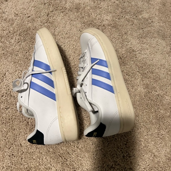 Women’s adidas grand court size 7 - Picture 3 of 6